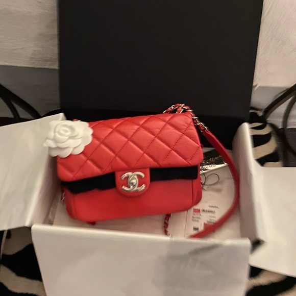 ❌SOLD❌RED CHANEL CAMERA BAG SHW CROSSBODY KEYCHAIN - Picture 8 of 15
